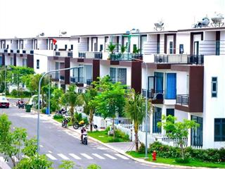 Bán gấp căn góc biệt thự 140m2 full nội thất mt đường chính giá hơn 4 tỷ sổ sẵn 0906 600 ***
