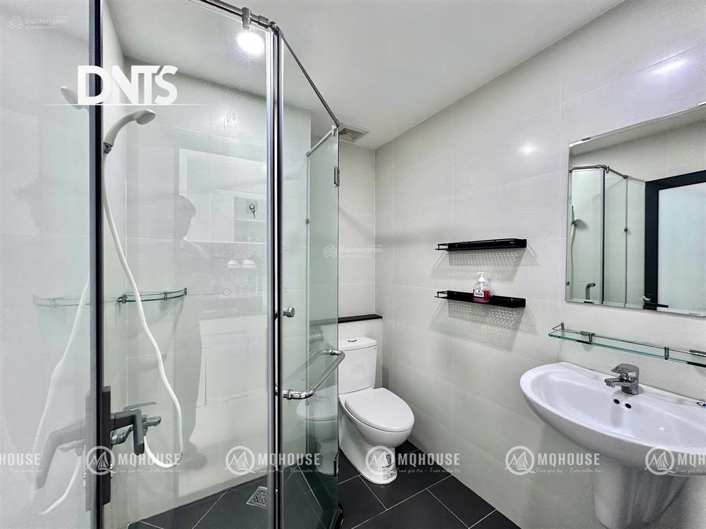 Căn hộ bancony trước, sau hẻm an ninh, bảo vệ gần chợ tân định, cv lê văn tám