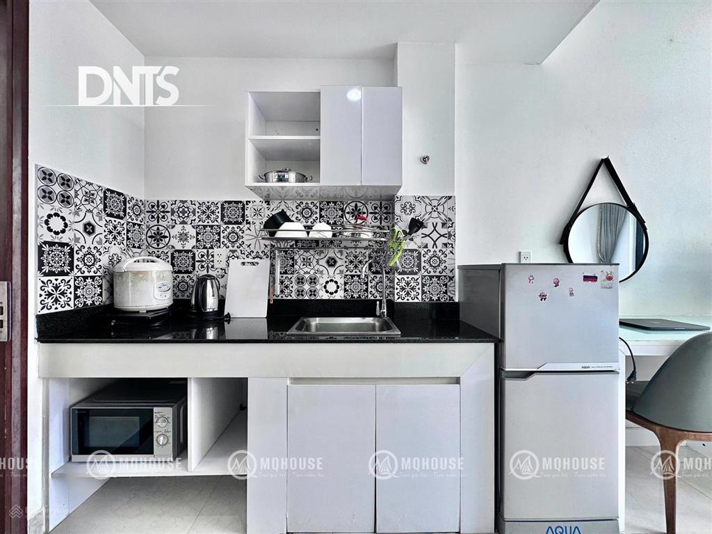 Căn hộ bancony trước, sau hẻm an ninh, bảo vệ gần chợ tân định, cv lê văn tám