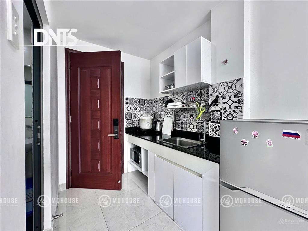 Căn hộ bancony trước, sau hẻm an ninh, bảo vệ gần chợ tân định, cv lê văn tám