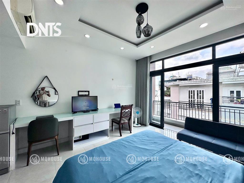 Căn hộ bancony trước, sau hẻm an ninh, bảo vệ gần chợ tân định, cv lê văn tám