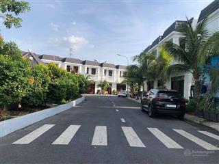 Nhà 2 tầng 4pn khu compound kế bên làng đại học quốc gia gần công viên dễ cho thuê