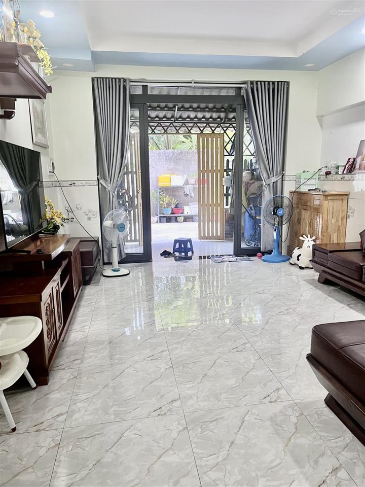 Nhà đẹp 3 pn, diện tích 66m2. thạnh xuân 40, hẻm thông ô tô đỗ tận cửa