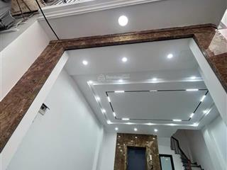 Nhà dân mới đống đa 6 tầng thang máy 55m2 ngõ rộng thoáng sát phố chủ tặng full nội thất sang trọng