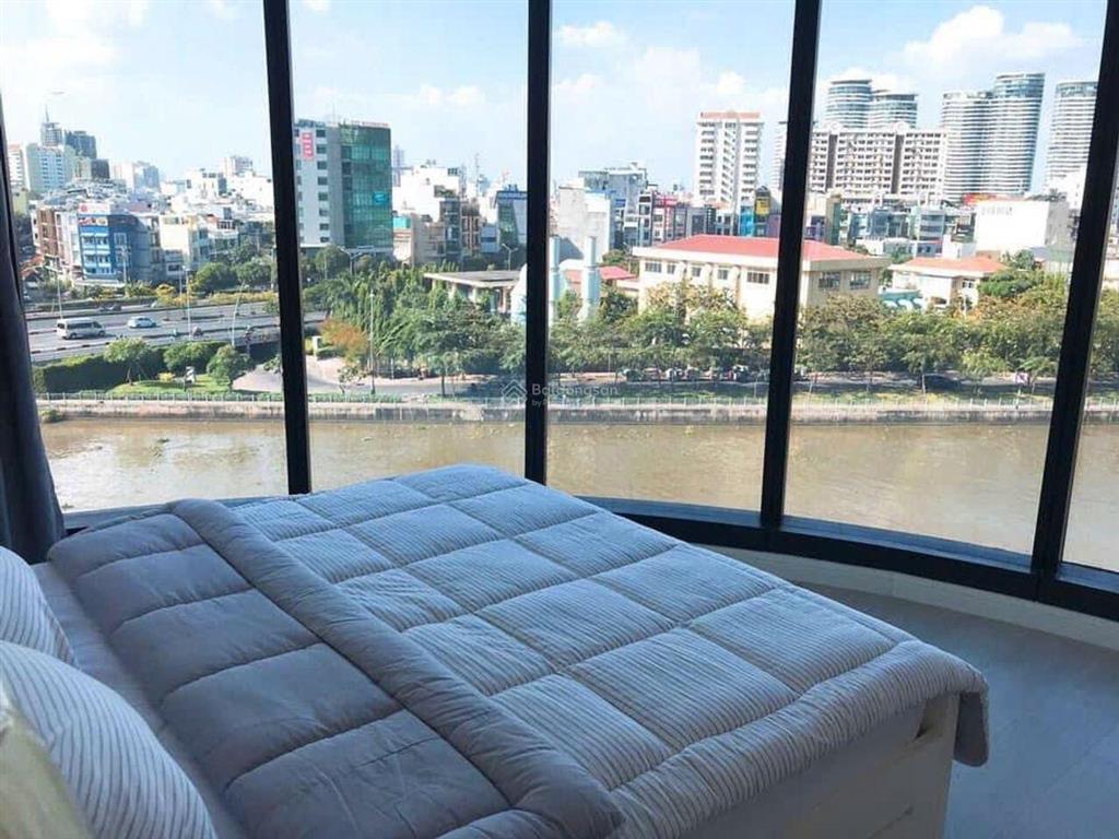 Cho thuê 3pn vòng cung view lm81 / 105m2 / 47tr tại vinhomes bason