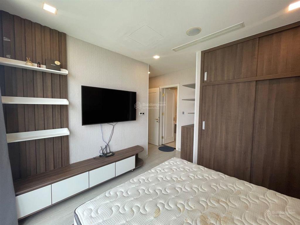 Trống sẵn căn 2pn view sông vinhomes ba son  giá thuê 30tr