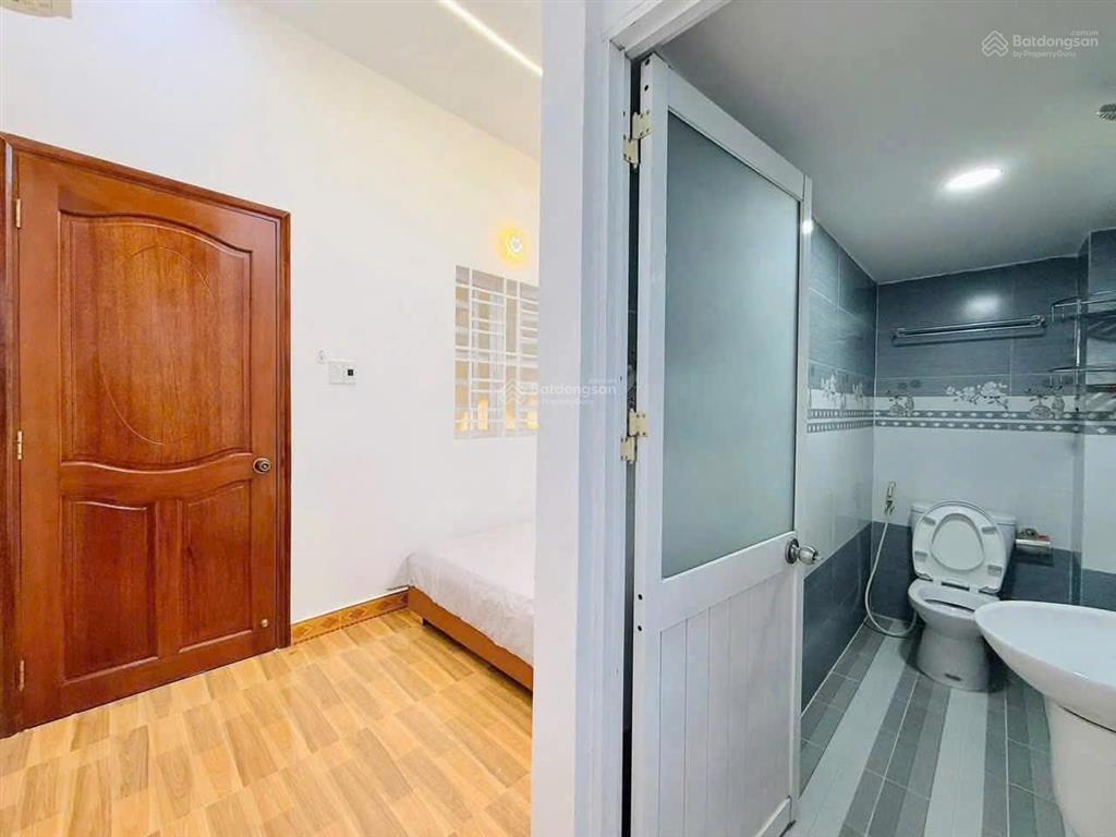 Bán gấp nhà hxh 5m gần mt bình tây, 4 x 13m, 3 tầng btct, 4 pn, 5 wc, kế bên trường rạng đông 1