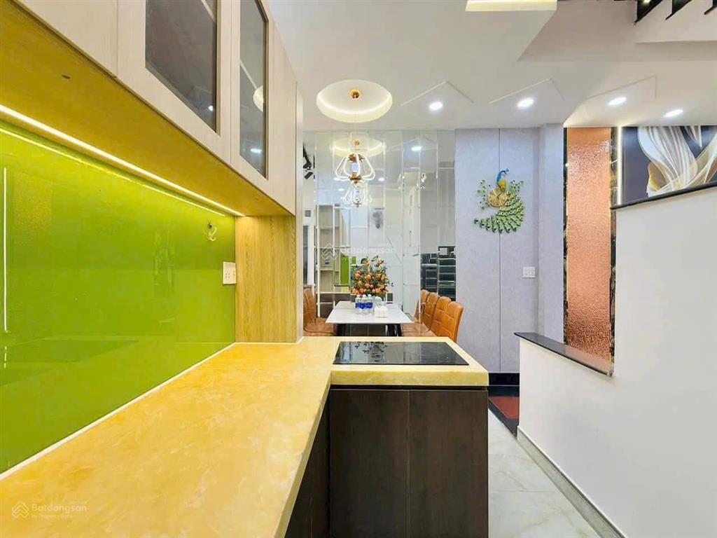 Bán gấp nhà hxh 5m gần mt bình tây, 4 x 13m, 3 tầng btct, 4 pn, 5 wc, kế bên trường rạng đông 1