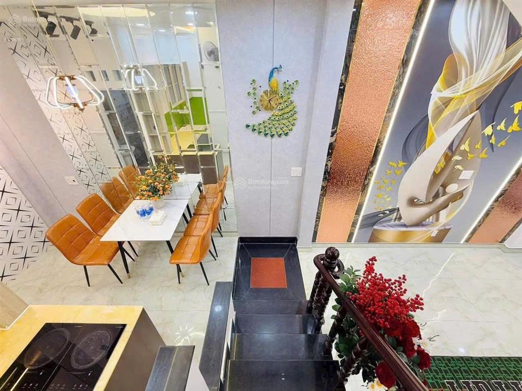 Bán gấp nhà hxh 5m gần mt bình tây, 4 x 13m, 3 tầng btct, 4 pn, 5 wc, kế bên trường rạng đông 1