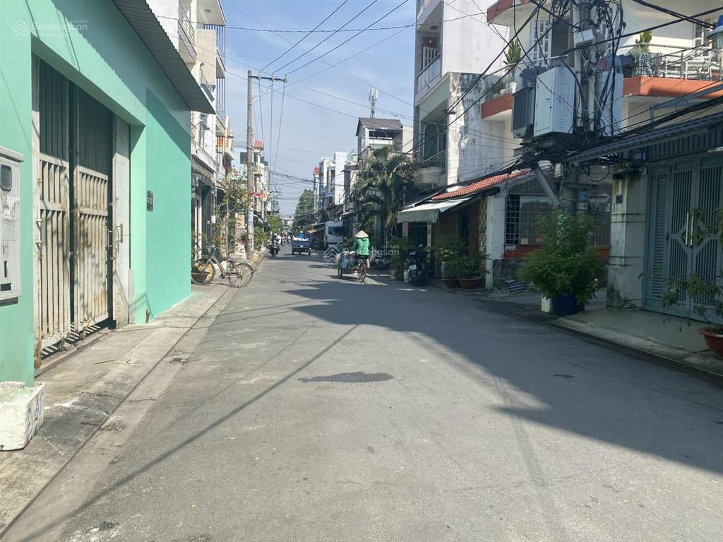 Bán gấp nhà hxh 5m gần mt bình tây, 4 x 13m, 3 tầng btct, 4 pn, 5 wc, kế bên trường rạng đông 1