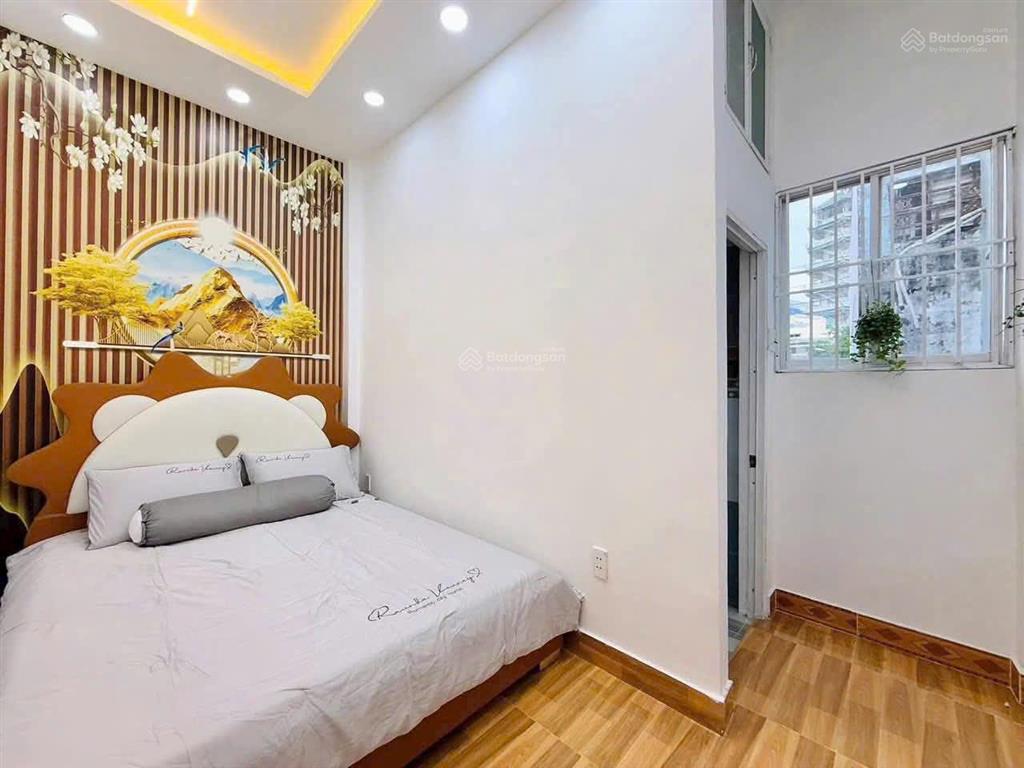 Bán gấp nhà hxh 5m gần mt bình tây, 4 x 13m, 3 tầng btct, 4 pn, 5 wc, kế bên trường rạng đông 1