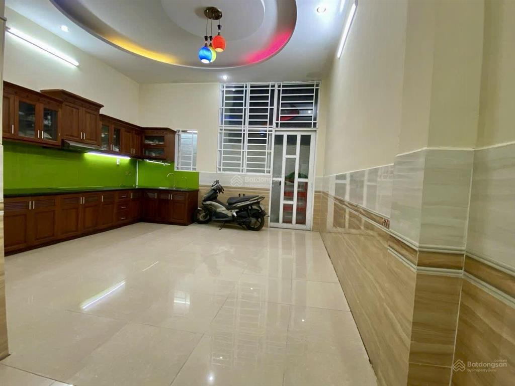 Bán nhà mặt phố thạnh lộc 16, 8,9 tỷ, 126m2, 6pn, 5wc, q12, tp.hcm. hướng đông nam. chính chủ