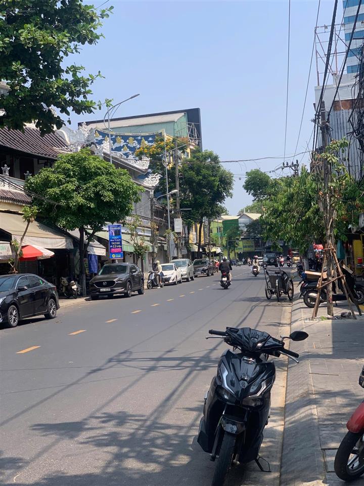 Nhà 3 tầng, mặt tiền đường 10,5, sát cầu rồng, kinh doanh sầm uất.