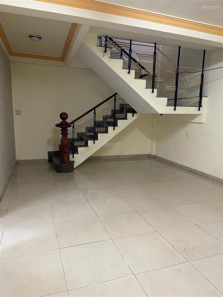 Nhà 3 tầng, mặt tiền đường 10,5, sát cầu rồng, kinh doanh sầm uất.