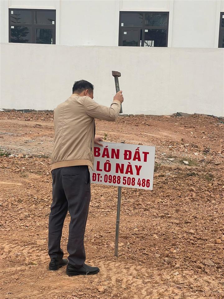 Thanh khoản nhanh lô đất của trong khu tái định cư quảng trường giá rẻ hơn giá thị trường