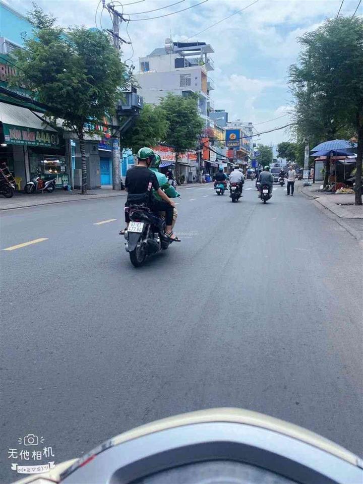 Lô góc hẻm xe hơi 50m² chỉ 7 tỷ, lê quang định
