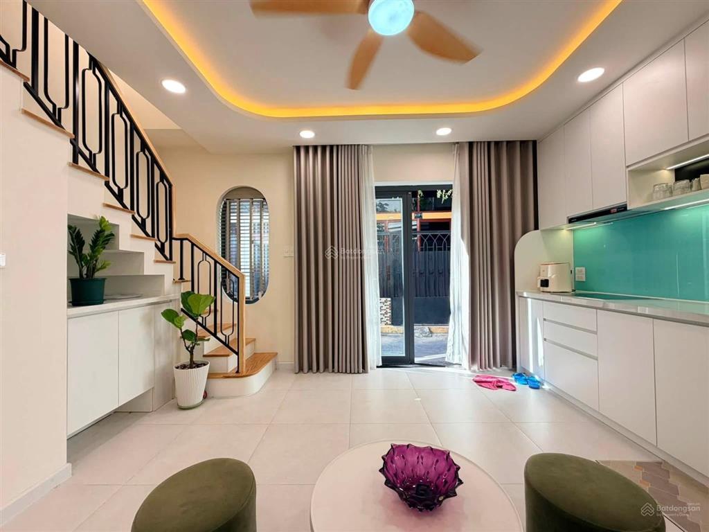 (ngang 5m) nở hậu hxh vạn kiếp bình thạnh  3 tầng  5,8 tỷ