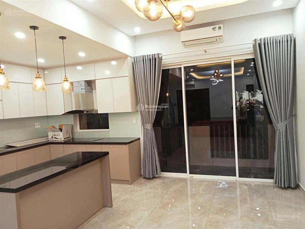 Cho thuê nhà phố bt khu compound palm residence 6x17m nội thất đẹp, giá cực tốt
