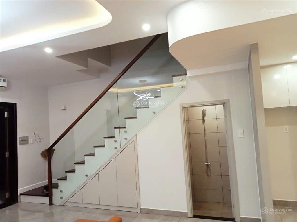 Cho thuê nhà phố bt khu compound palm residence 6x17m nội thất đẹp, giá cực tốt