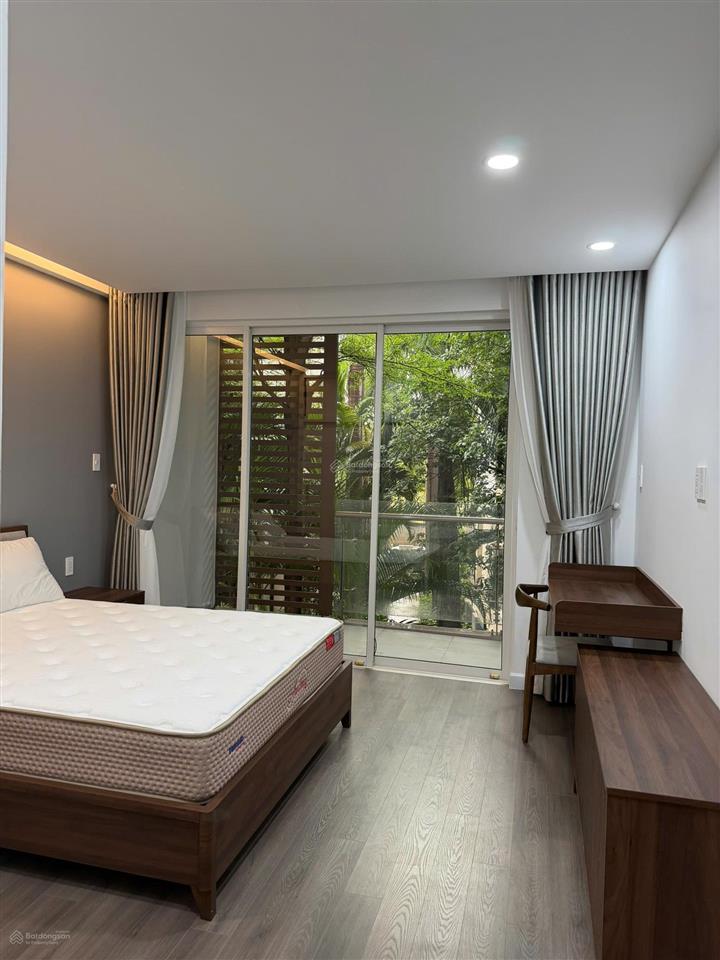 Cho thuê nhà phố bt góc  khu compound palm residence 7.5x17m nội thất vừa hoàn thiện mới 100%