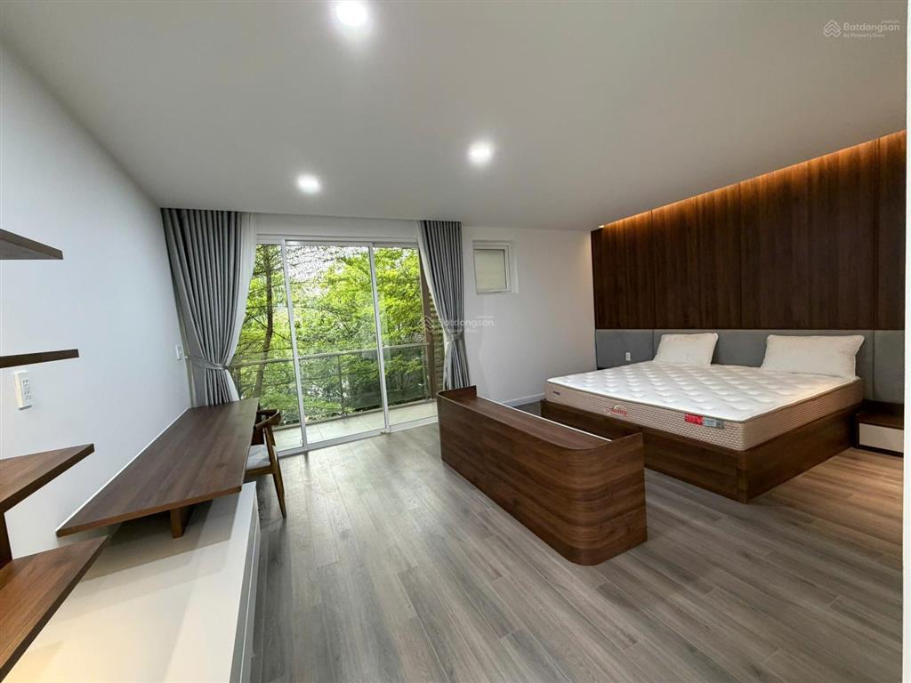 Cho thuê nhà phố bt góc  khu compound palm residence 7.5x17m nội thất vừa hoàn thiện mới 100%