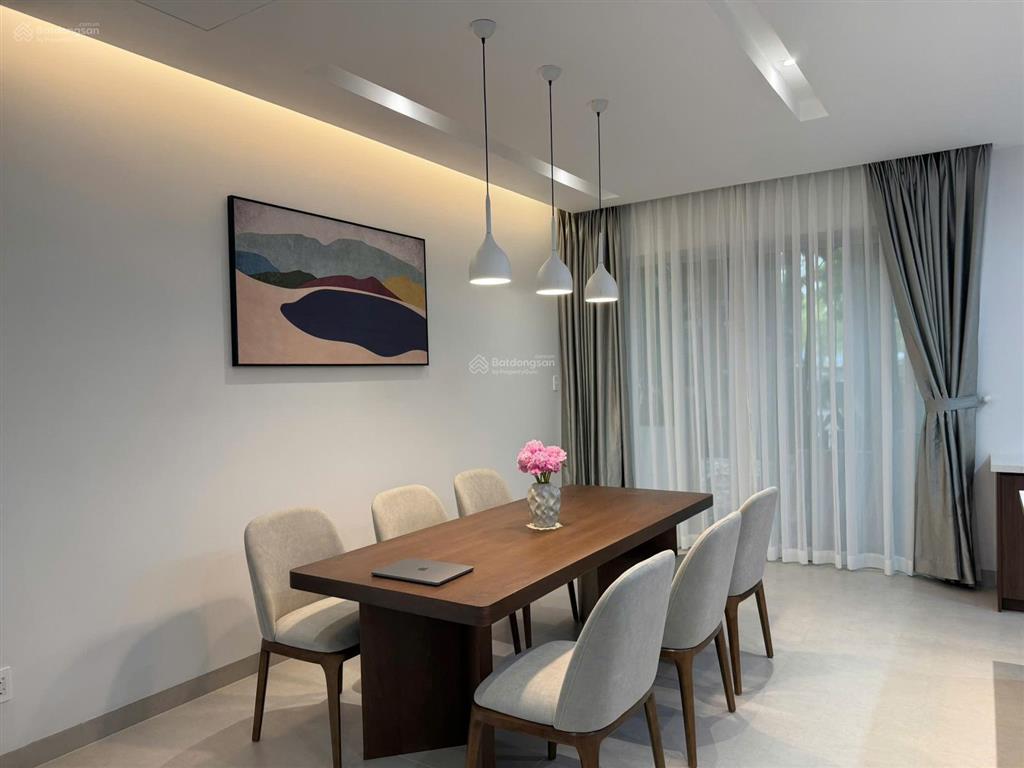 Cho thuê nhà phố bt góc  khu compound palm residence 7.5x17m nội thất vừa hoàn thiện mới 100%