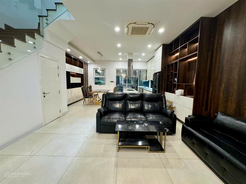 Cho thuê nhà phố bt khu compound palm residence 6x17m nội thất hiện đại giá phải chăng