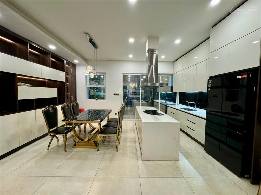 Cho thuê nhà phố bt khu compound palm residence 6x17m nội thất hiện đại giá phải chăng