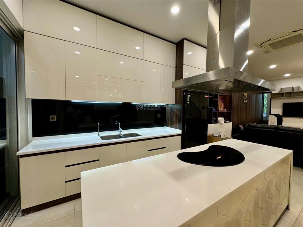Cho thuê nhà phố bt khu compound palm residence 6x17m nội thất hiện đại giá phải chăng