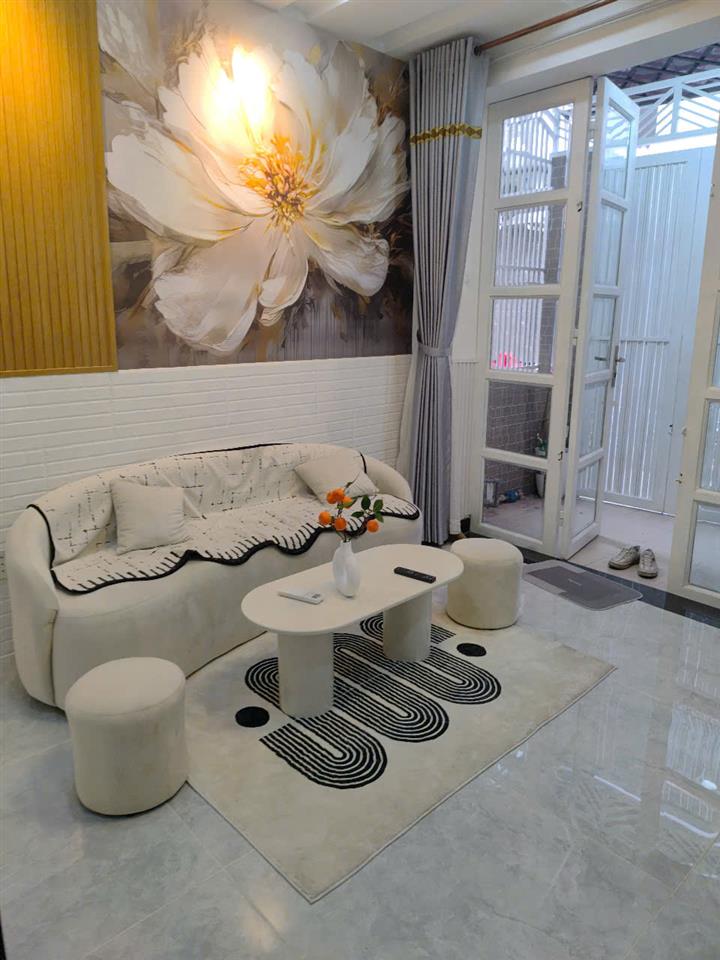 Bán nhà 36m2, 4 tầng, 5PN, 3WC, 6.8 tỷ, Sổ Đỏ, Phan Văn Trị, P11, Bình Thạnh. LH: