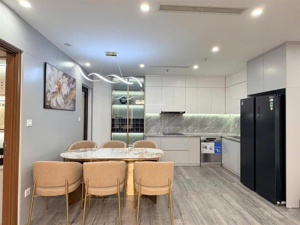 Bán siêu phẩm chính chủ tại chcc h2 hoàng diệu, quận 4, dt 79m2, 2pn/2wc, fullnt shr!