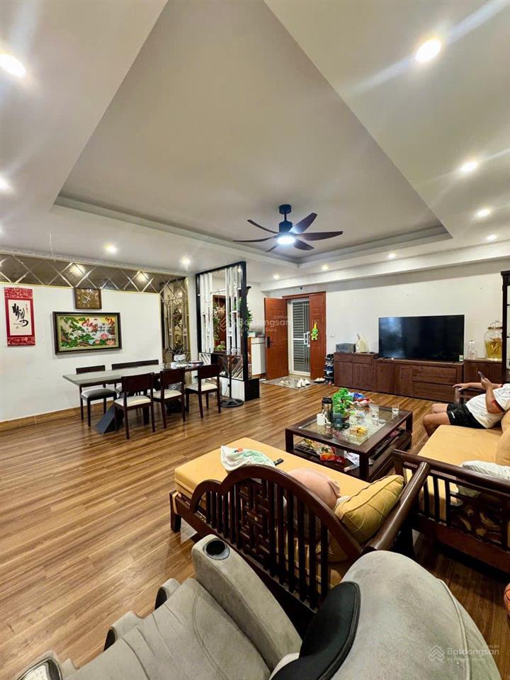 Chính chủ bán chcc 187 nguyễn lương bằng dt 125m2 giá hơn 10 tỷ có 3pn,2vs,1 pk,1 bếp  0987 383 ***