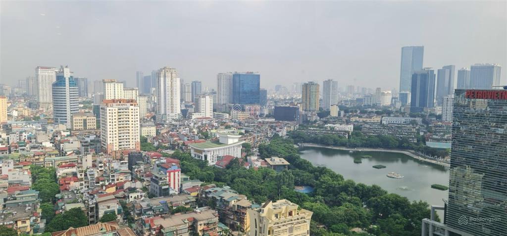 Bán chuyển nhượng căn đông nam 2pn, dt 91m2, view hồ, giá 12,x tỷ, sổ đỏ, tầng 20,  0971 366 ***