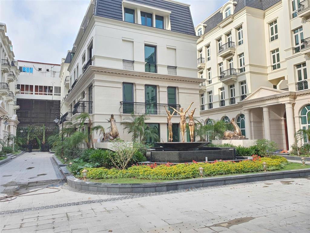 Cho thuê biệt thự grandeur số 138b giảng võ siêu hiếm, an ninh 3 lớp, hầm để 3 xe ô tô, đông nam