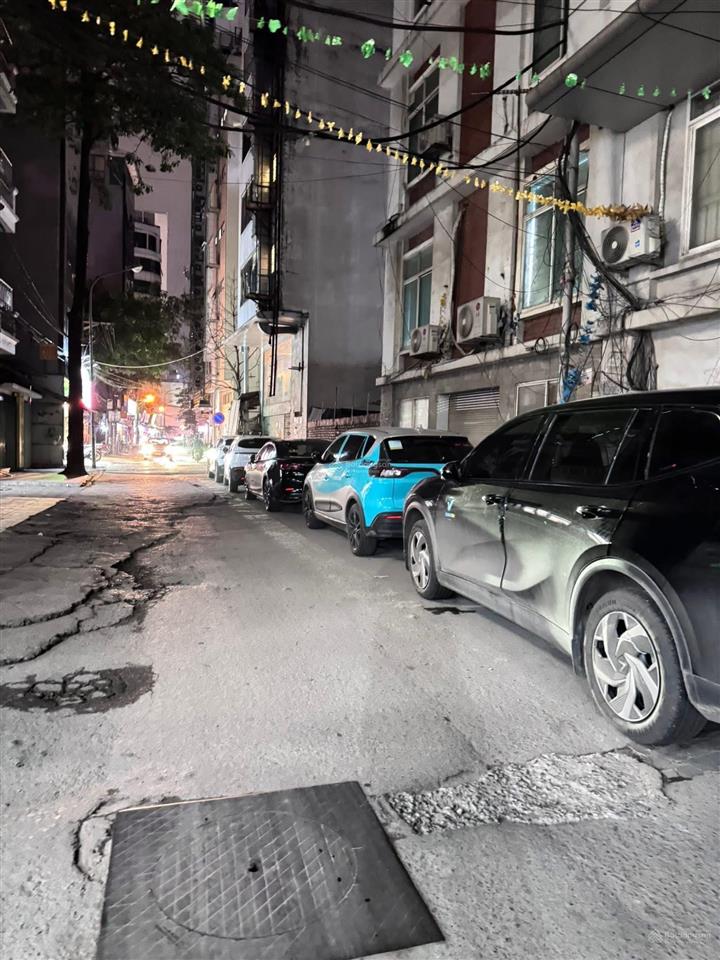 Bán nhà ! đồng me dân xây56m2*6t*6 ngủ. ô tô qua nhà, kd đỉnh. full nội thất. sdcc pháp lí chuẩn.