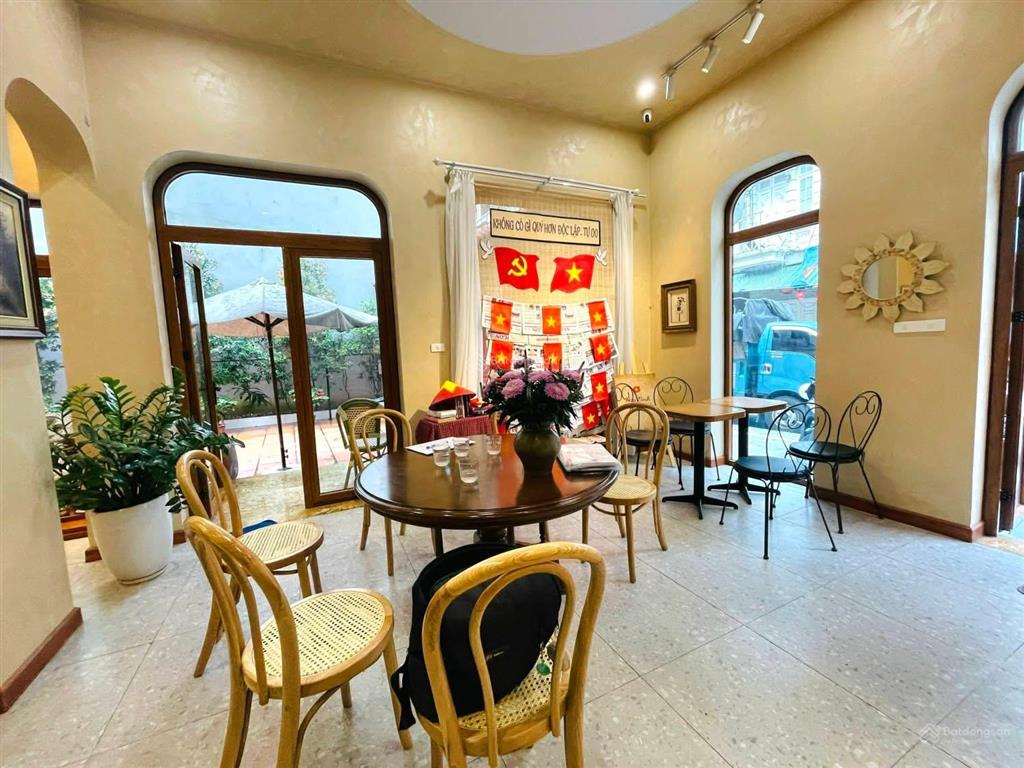 Siêu phẩm biệt thự 800m2 lạc long quân tây hồ, 2 khối nhà đẳng cấp, mặt tiền 16m, ô tô tránh nhau
