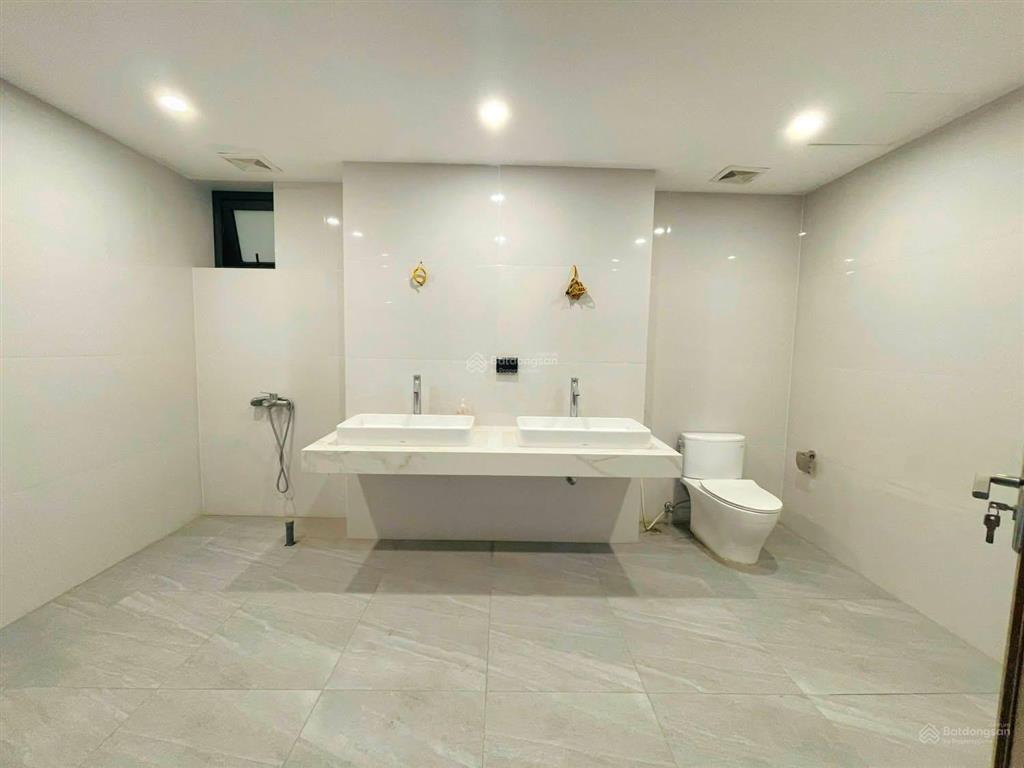 Siêu phẩm biệt thự 800m2 lạc long quân tây hồ, 2 khối nhà đẳng cấp, mặt tiền 16m, ô tô tránh nhau
