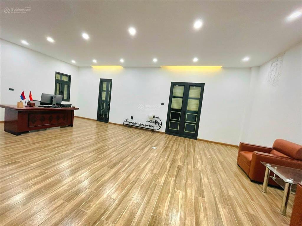 Siêu phẩm biệt thự 800m2 lạc long quân tây hồ, 2 khối nhà đẳng cấp, mặt tiền 16m, ô tô tránh nhau