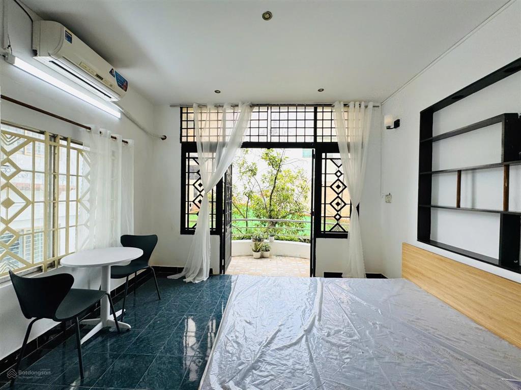 1 phòng ngủ, tách bếp, ban công cửa sổ ngay đường đào duy anh giáp nguyễn kiệm, ngã 4 phú nhuận