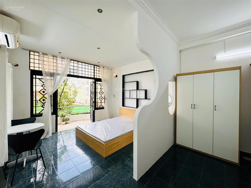 1 phòng ngủ, tách bếp, ban công cửa sổ ngay đường đào duy anh giáp nguyễn kiệm, ngã 4 phú nhuận