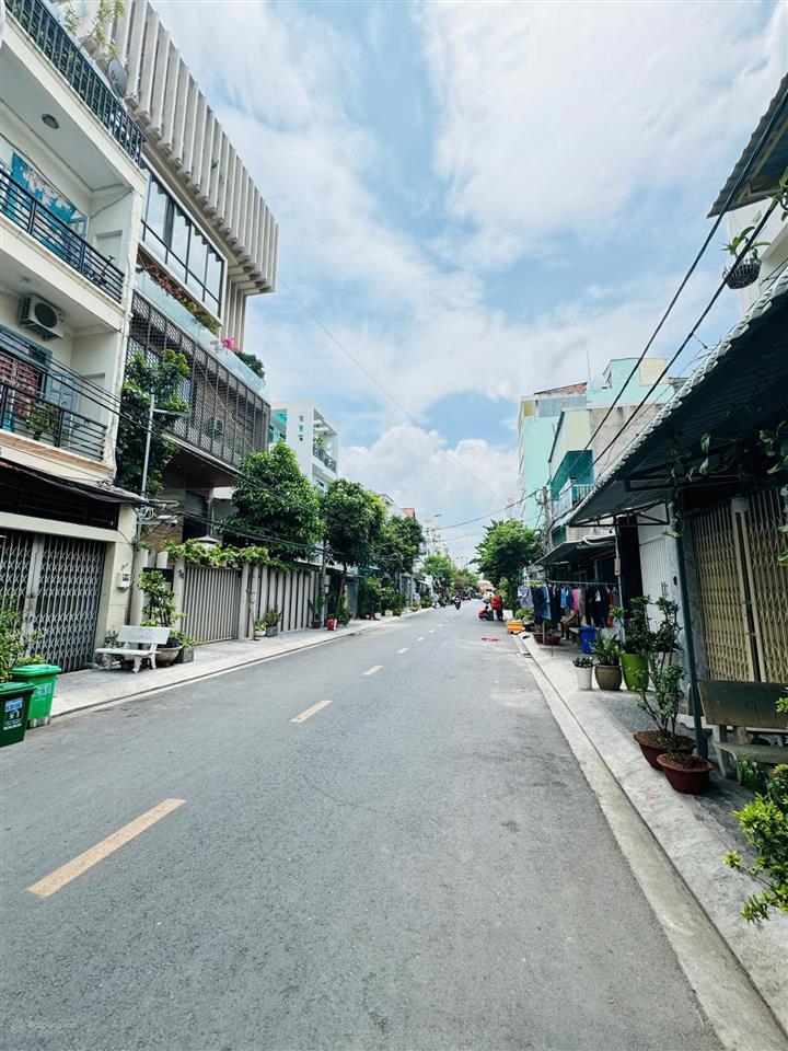 Mt đường số, lâm văn bền, 6.5x18m nở hậu, đất trống tiện xây mới, giá 17.8 tỷ