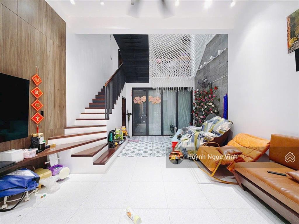 Mặt tiền đường 8m, lâm văn bền, nhà 4 tầng mới ở ngay, 5x20, vị trí đẹp