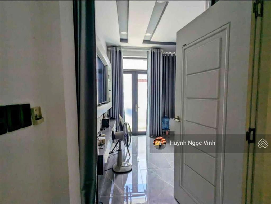 Nhà 4 tầng đường 8m, trần xuân soạn, 5x11m nở hậu, nhà đẹp ở ngay, giá 9,99 tỷ