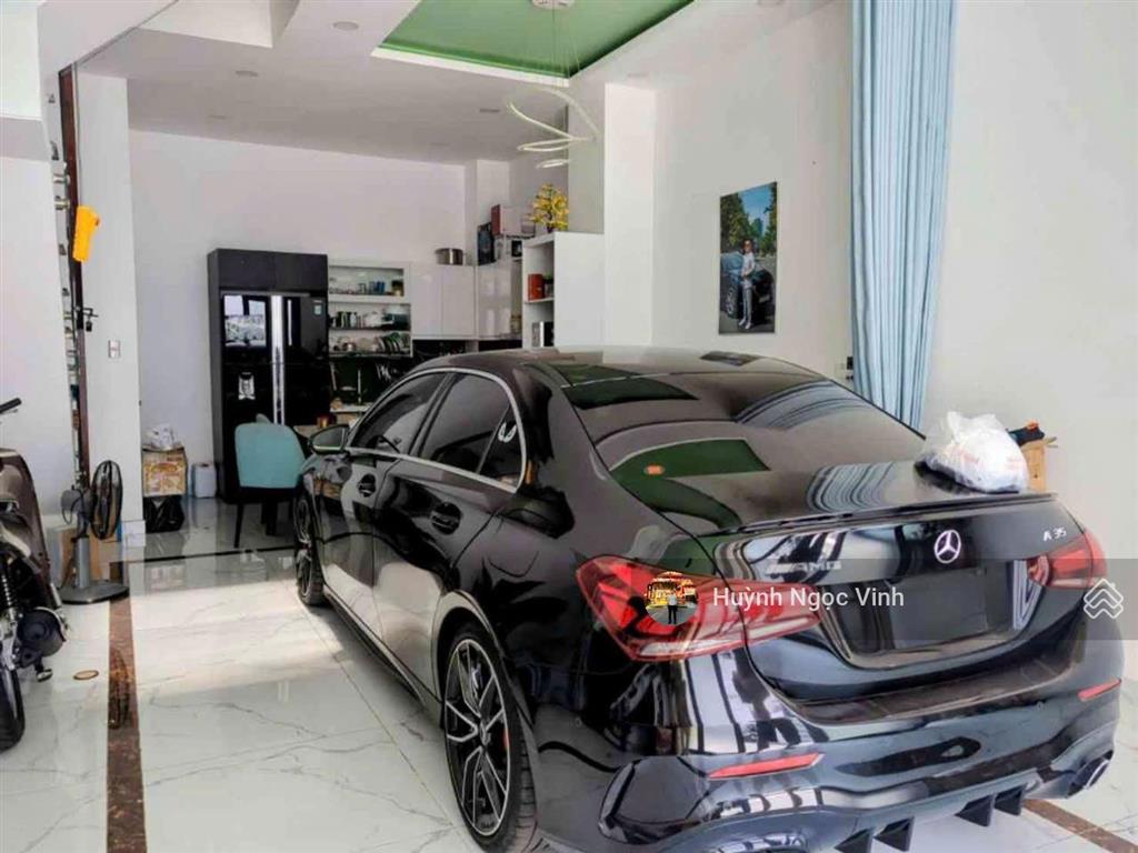 Nhà 4 tầng đường 8m, trần xuân soạn, 5x11m nở hậu, nhà đẹp ở ngay, giá 9,99 tỷ