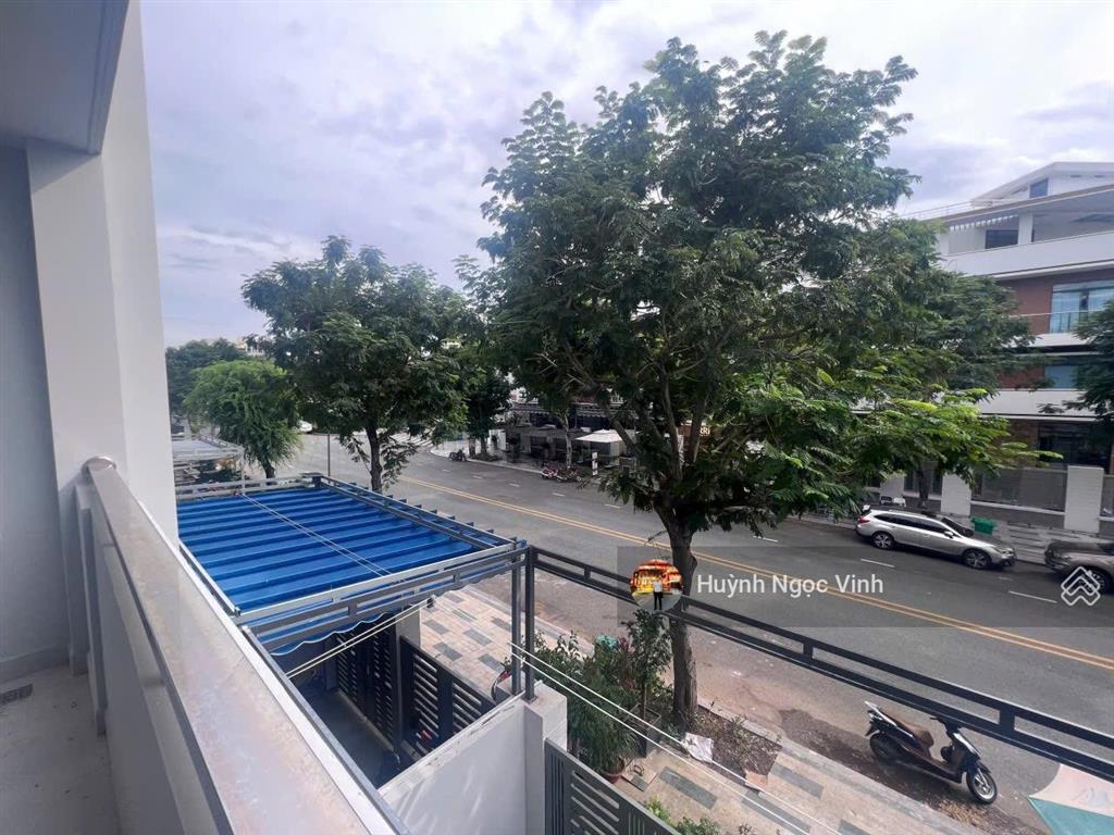 Chính chủ bán nhà vạn phúc city đường số 10  7x20  5 tầng  26 tỷ  tn 600 triệu