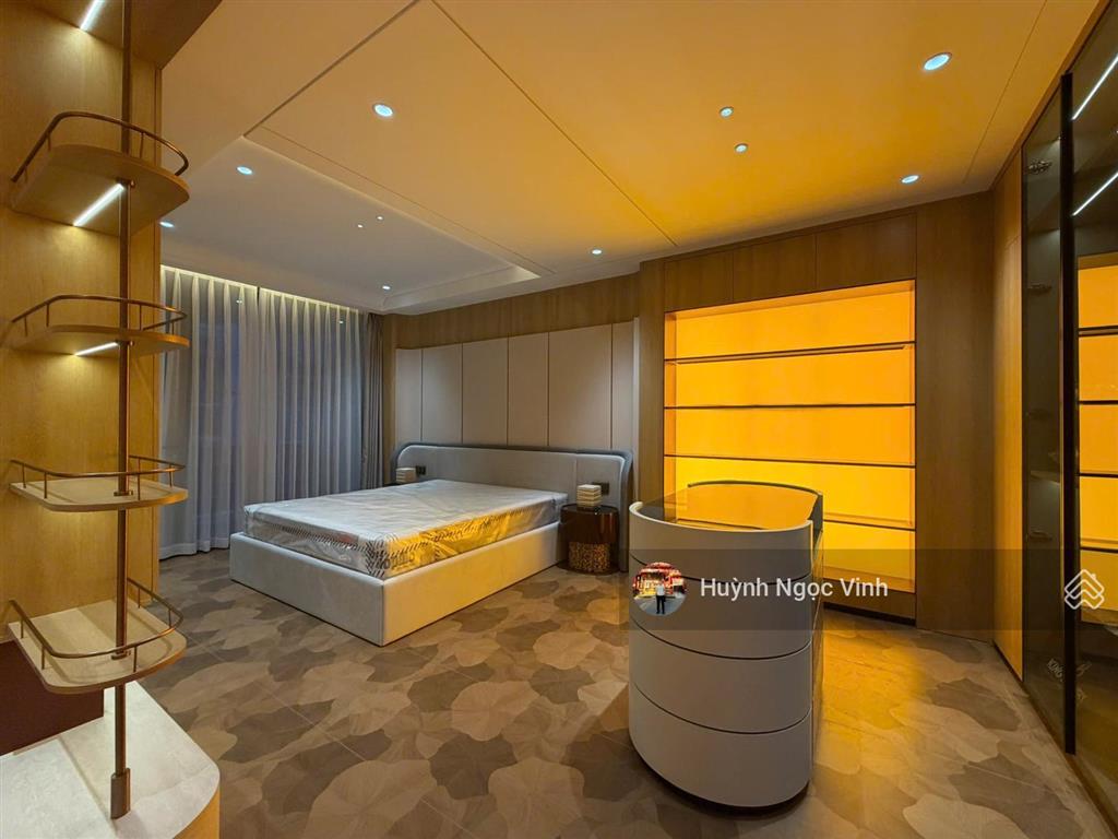 Nhà hxh lý phục man, 7x8 ngang lớn nhà đẹp full nội thất, ngay ga metro bến thành  cần giờ