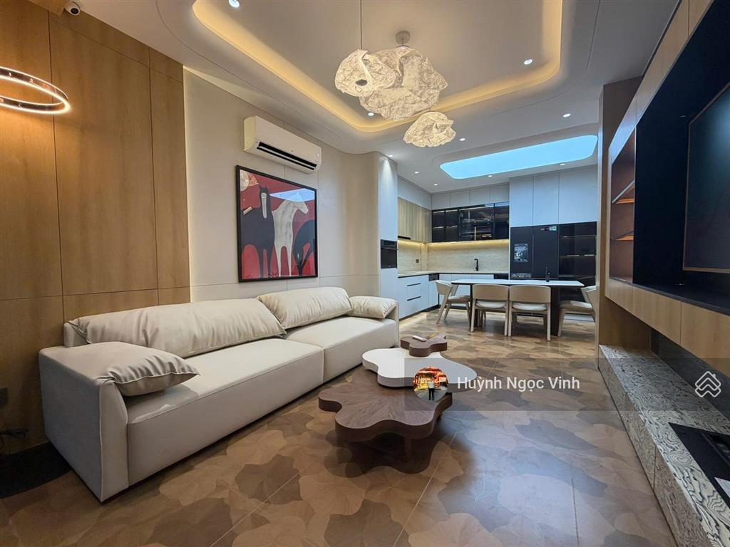 Nhà hxh lý phục man, 7x8 ngang lớn nhà đẹp full nội thất, ngay ga metro bến thành  cần giờ