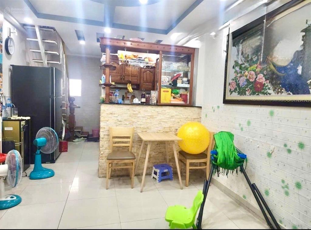 Nhà gò vấp p16  2 tầng (3,6 x 8,7) gần 4 tỷ  tl  đường ôtô đậu cửa  thông các nơi