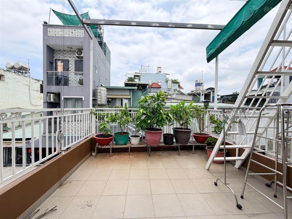 thống nhất gò vấp  nhà 3 tầng btct (4x10)  nhỉnh 5 tít  thương lượng  trệt+2 lầu+sân thượng