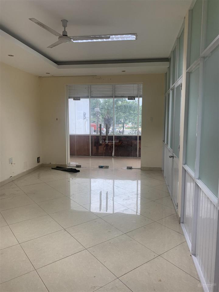 Mặt bằng cho thuê tầng trệt + tầng 1